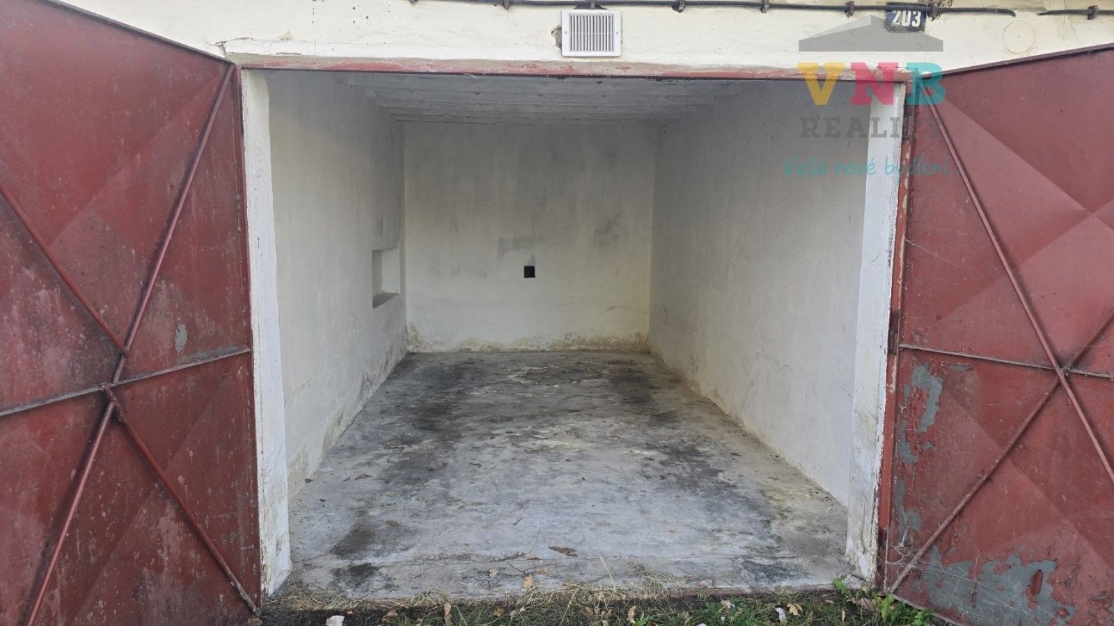 Garáže, U Francouzů, Třeboň, 16 m²