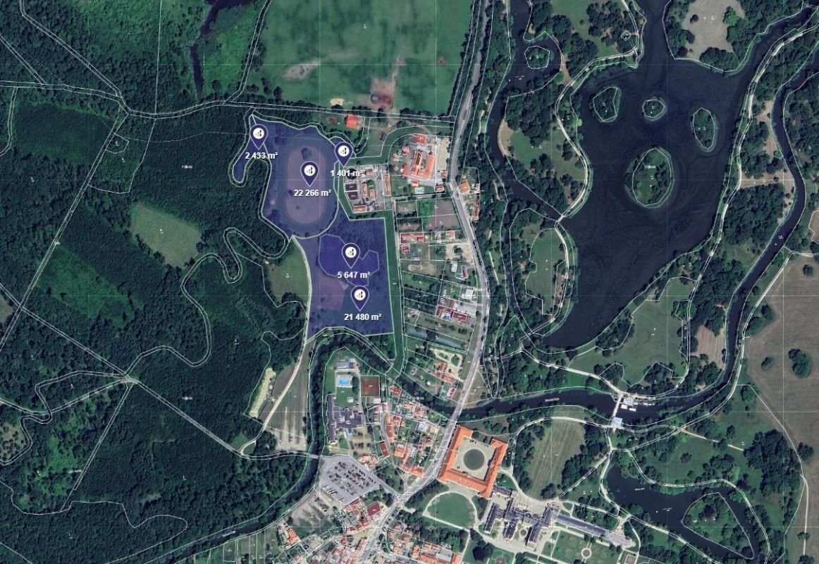 Prodej komerční pozemek - Lednice, 53 227 m²