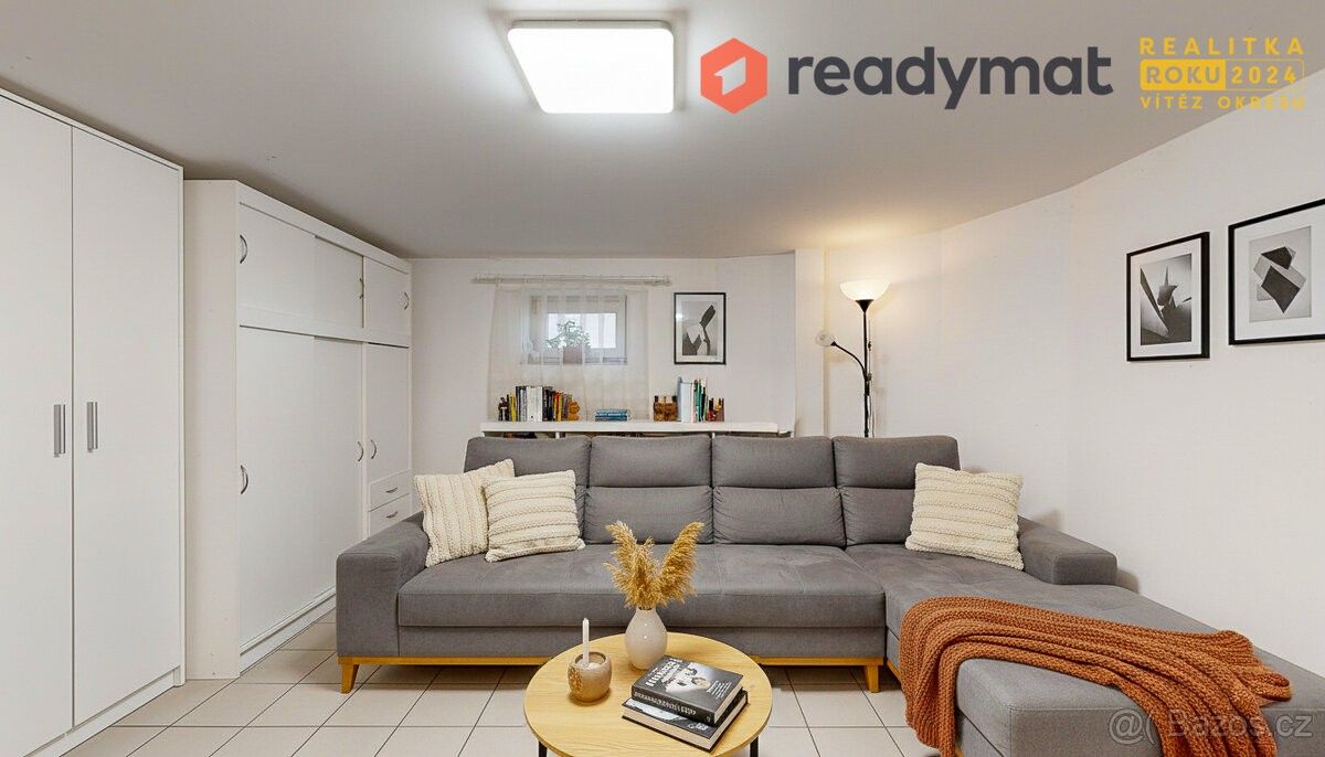 Byty, Bzenec, 696 81