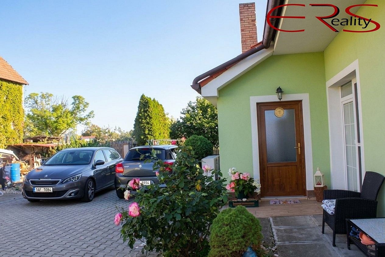 Prodej rodinný dům - Kostelní Hlavno, okres Praha-východ, 270 m² - 2