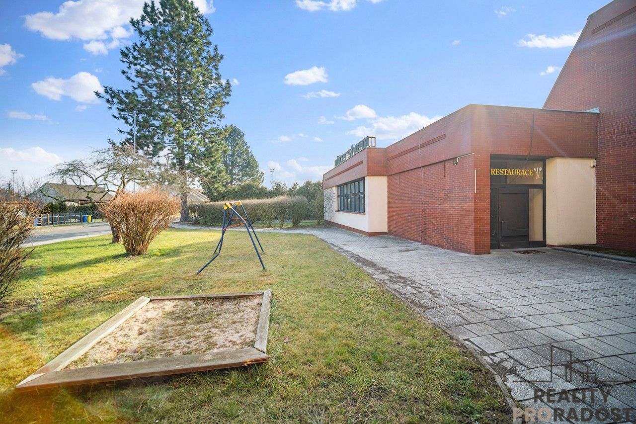 Prodej restaurace - 1. máje, Řečany nad Labem, 320 m²