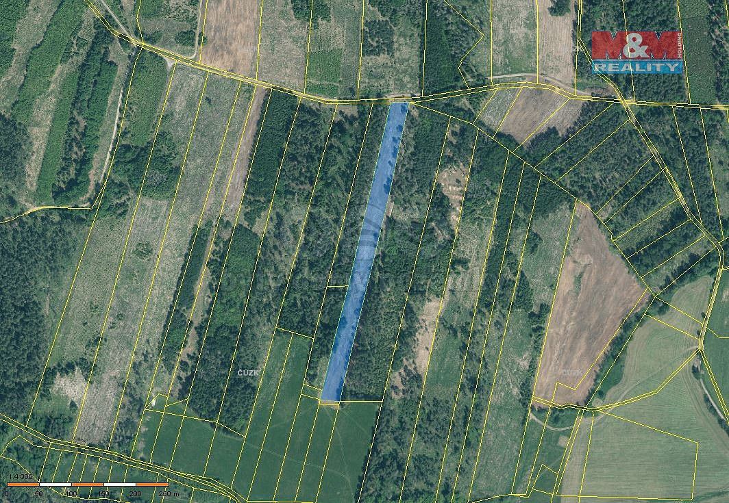 Les, 13 770 m²