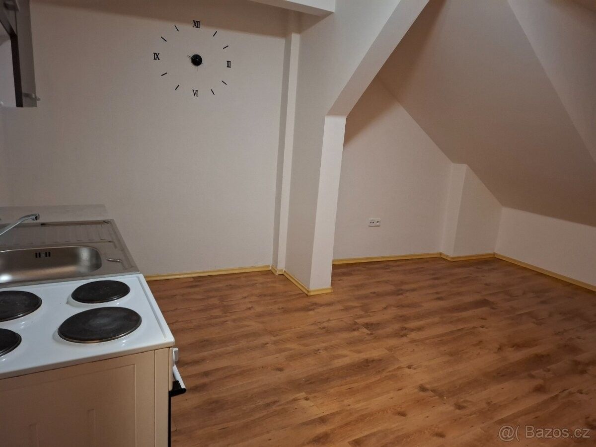 Pronájem byt - Bojkovice, 687 71