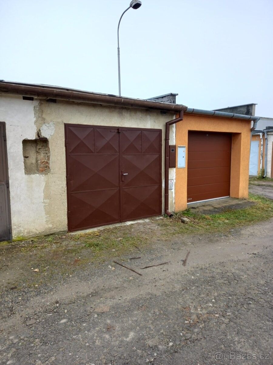 Prodej garáž - Slavkov u Brna, 684 01