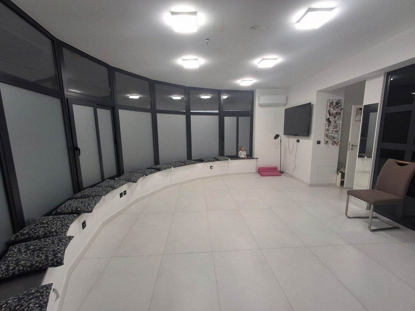 Komerční nemovitost · 60 m² · Trešnjevka - Jug, HR - 3