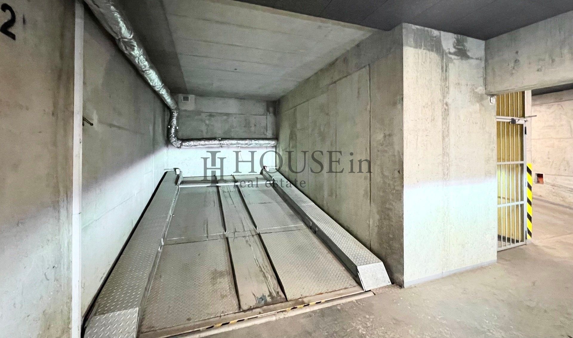 Garáže, Kozácká, Praha, 15 m²