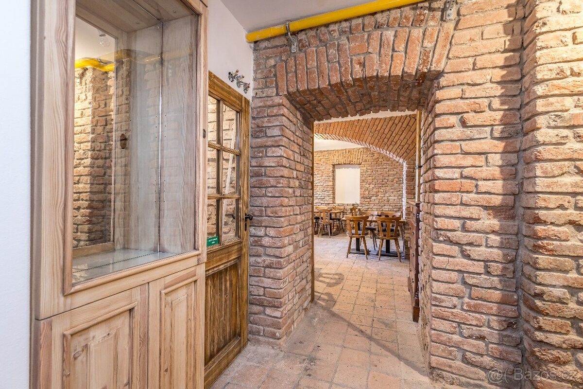 Restaurace, Praha, 128 00