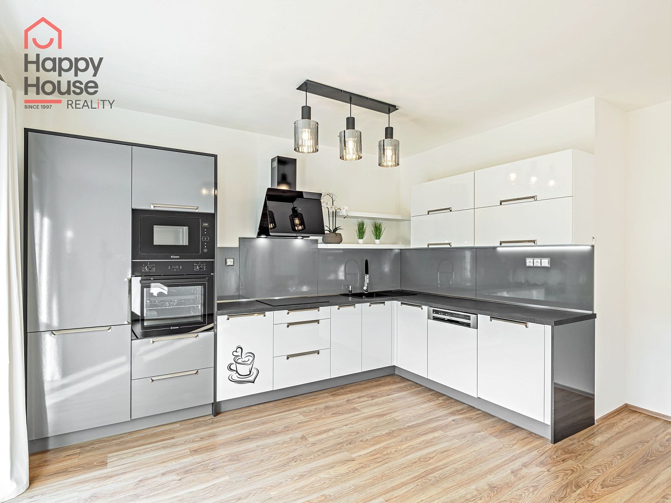Pronájem byt 1+kk - Velebného, Praha 9 - Újezd nad Lesy, 36 m² - 5