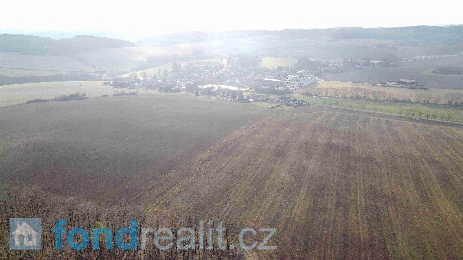 Zemědělský pozemek, 2 574 m²