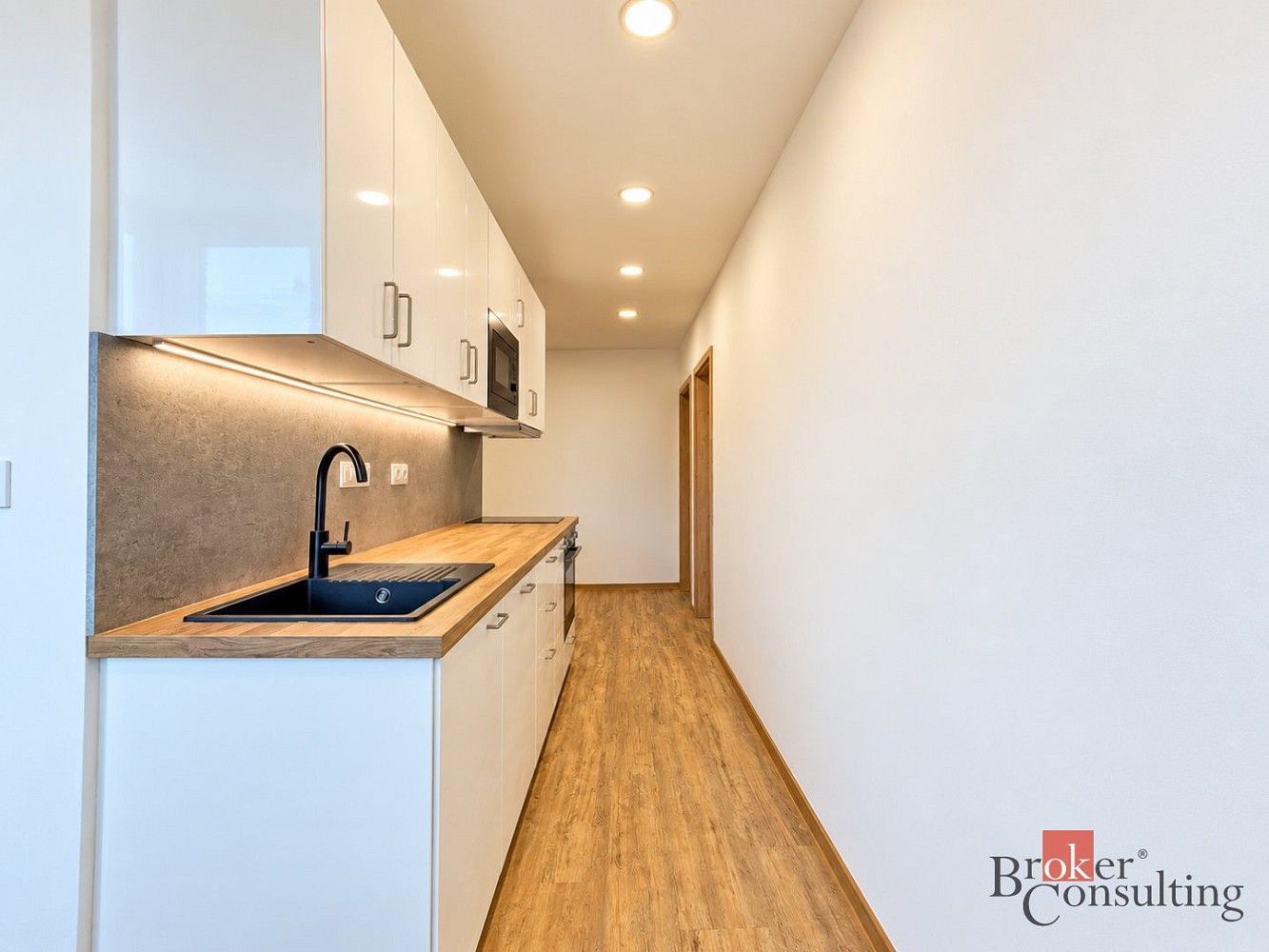 Byt 2+1 · 62 m² · Karlovarská, Karlovy Vary - Stará Role - 4