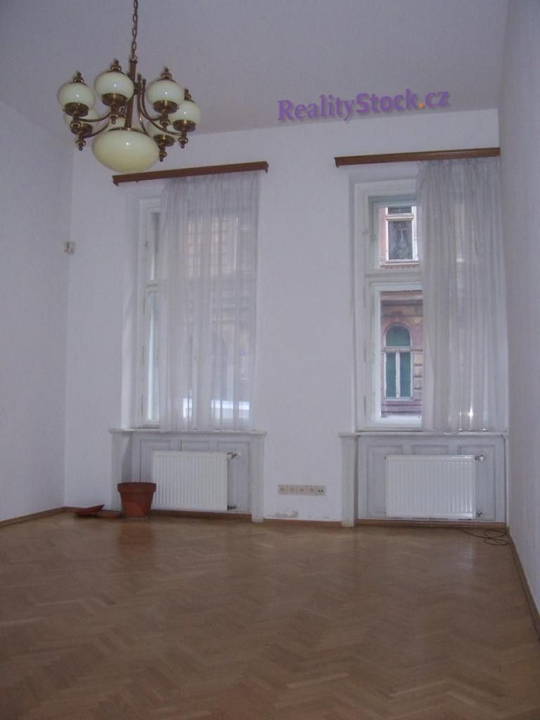 Prodej kancelář - Na Pankráci, Praha, 1 000 m²