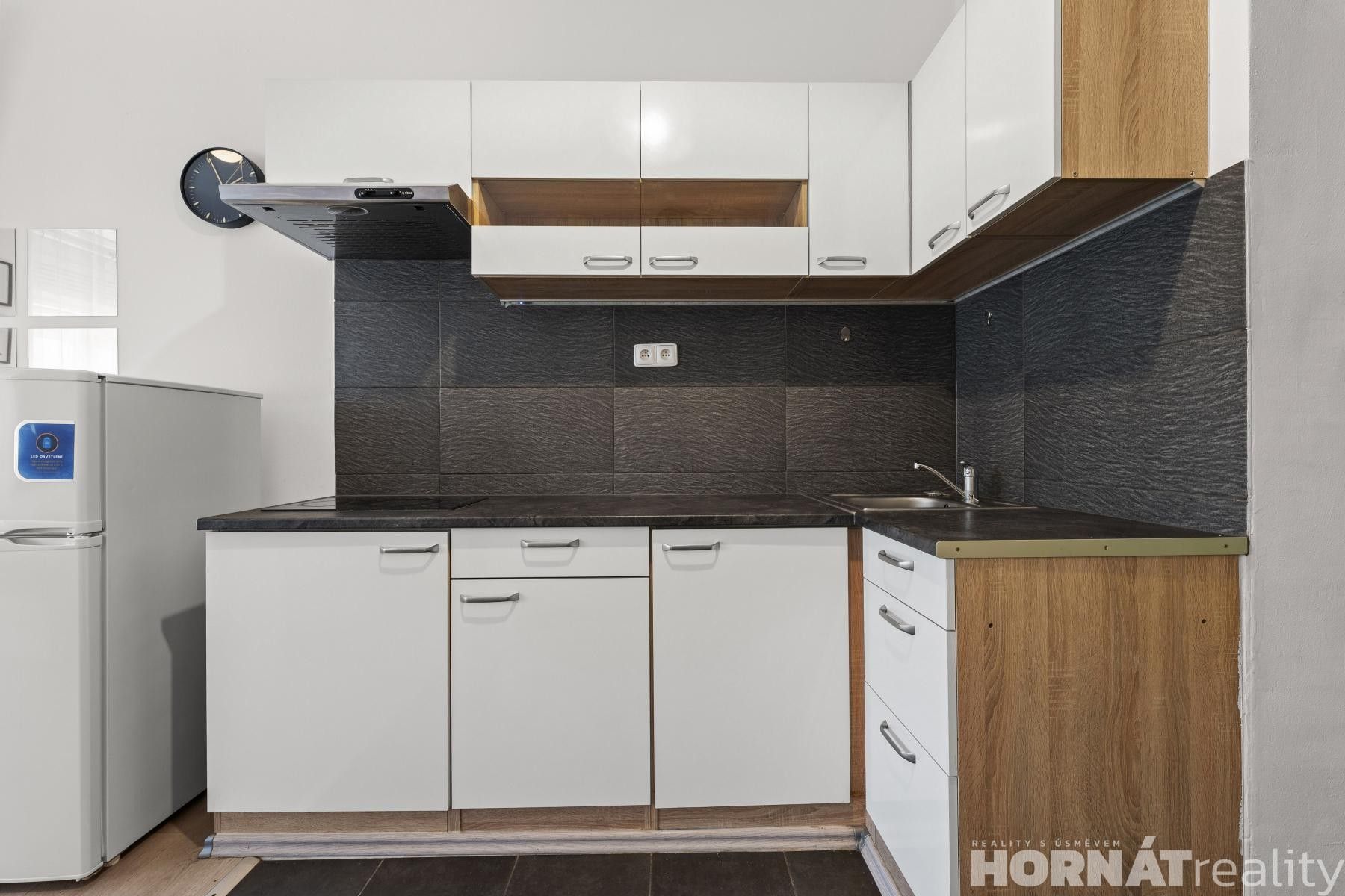 Pronájem byt 1+kk - Nádražní, Praha, 28 m² - 5