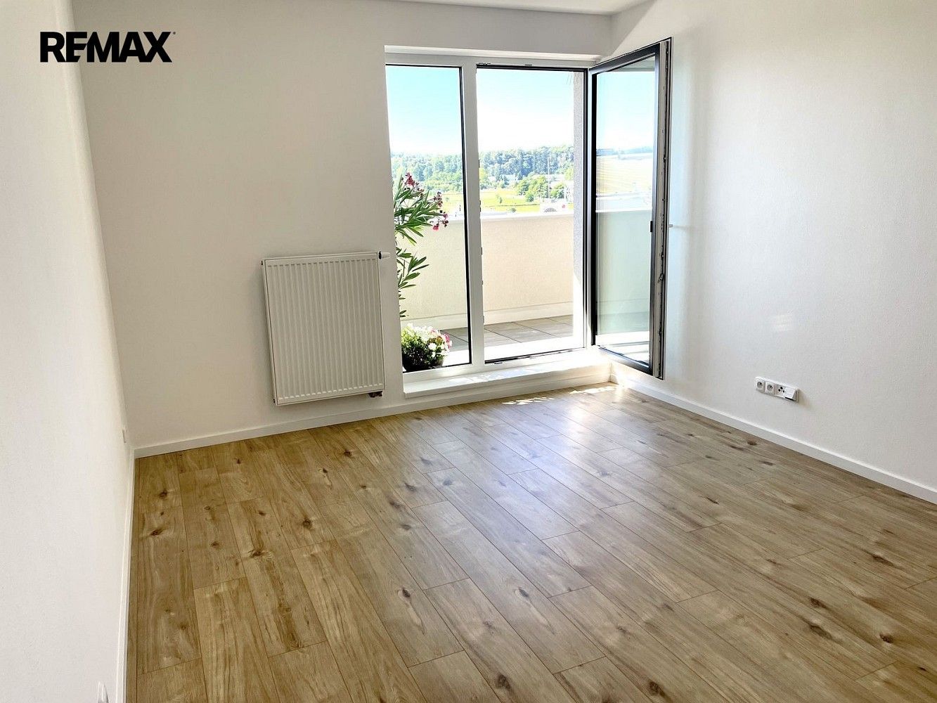 Pronájem byt 2+kk - Rubínová, Plzeň - Újezd, 66 m² - 5
