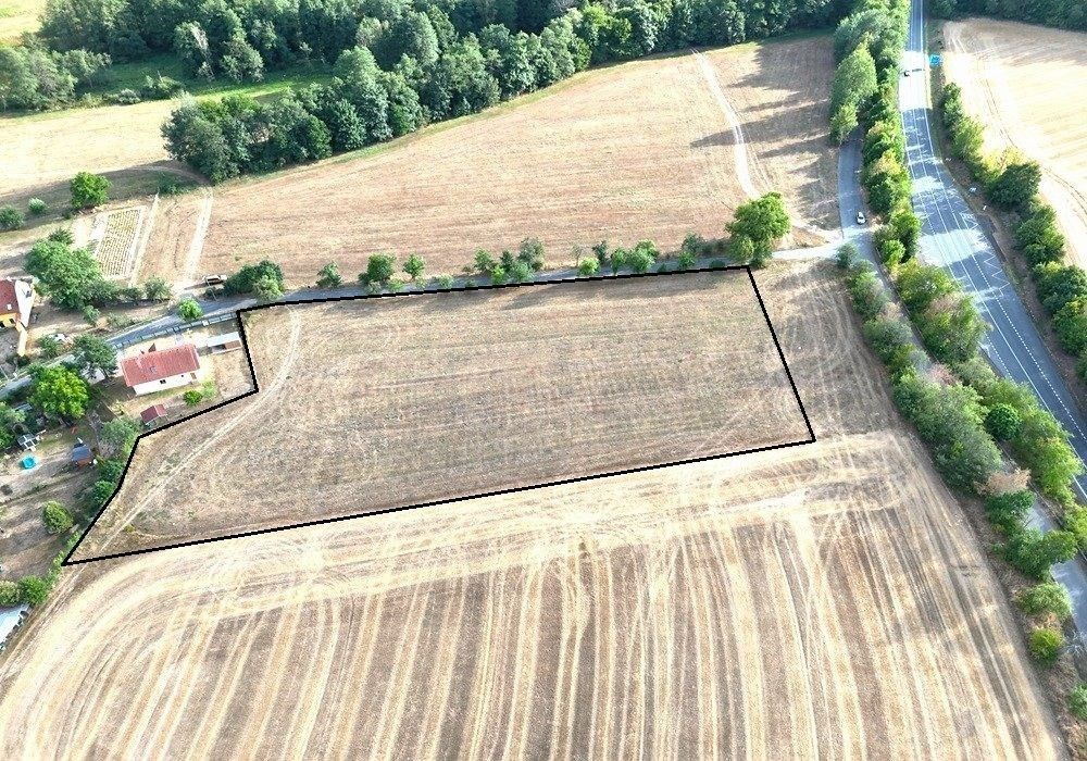 Pozemek pro bydlení, 9 236 m²