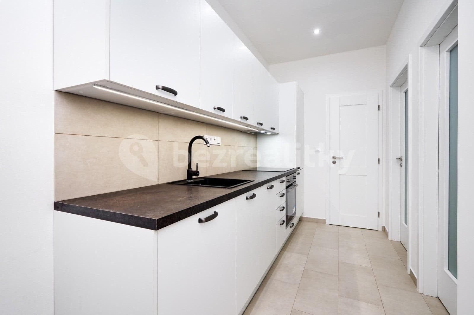 2+1, U Družstev, Praha - Nusle, 47 m² - 1
