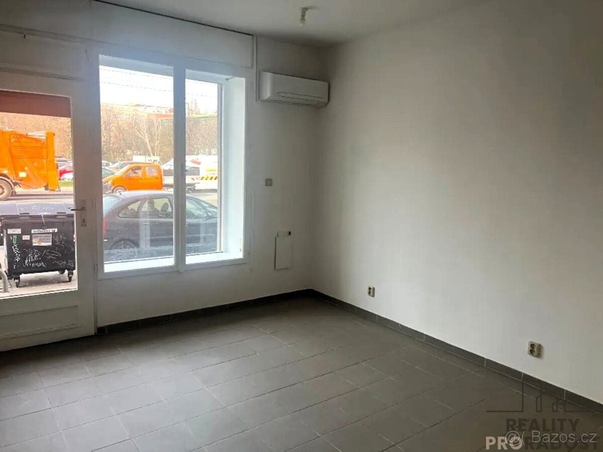Obchodní prostor, Praha – pohled 2