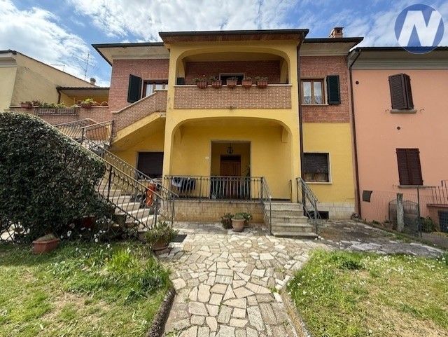 Byty, 987 66, Zahraničí