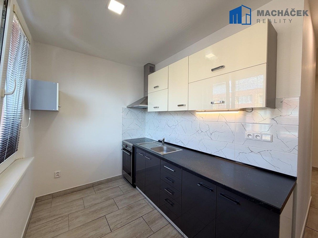 2+1, Duchcov, okres Teplice, Ústecký kraj, 52 m² - 2