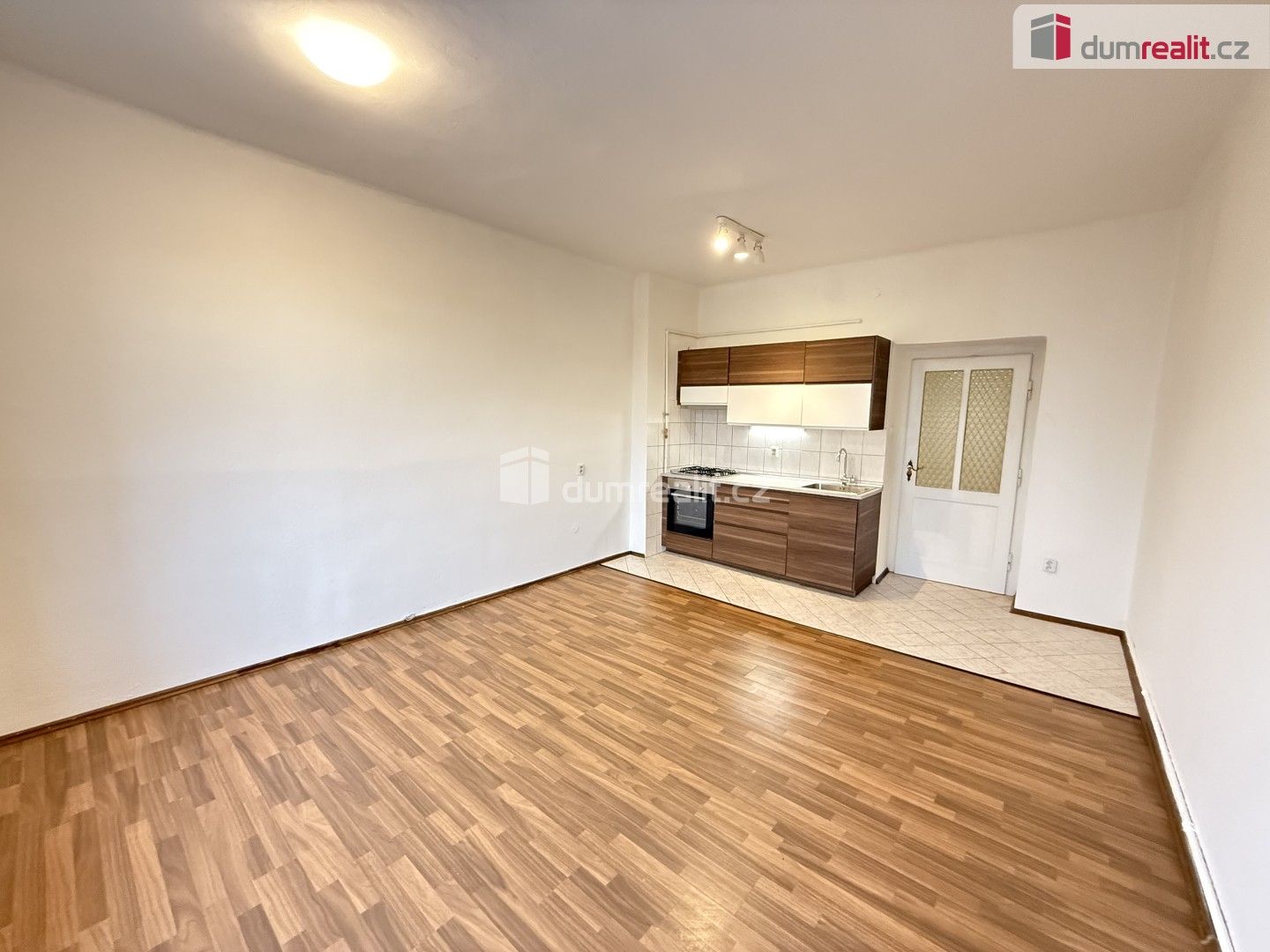 2+kk, Boleslavova, Praha, 57 m²