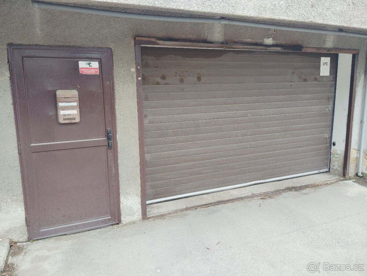 Garáže, Praha, 190 00