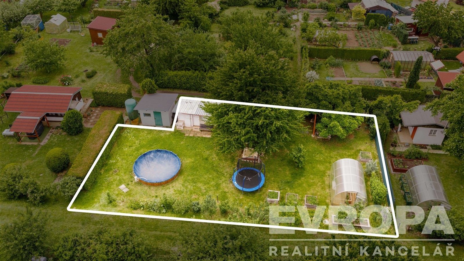 Chaty, Zahrádkářská osada Třešňovka, Hradec Králové, 16 m²