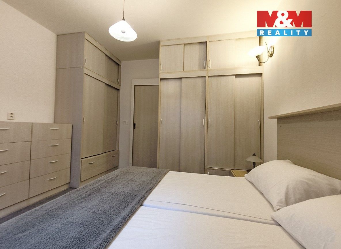 Pronájem byt 2+kk - Ve struhách, Praha, 50 m²