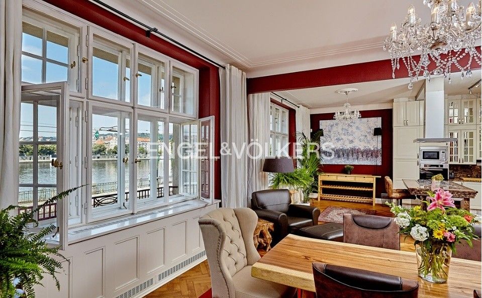 4+kk, Rašínovo nábřeží, Praha, 187 m²