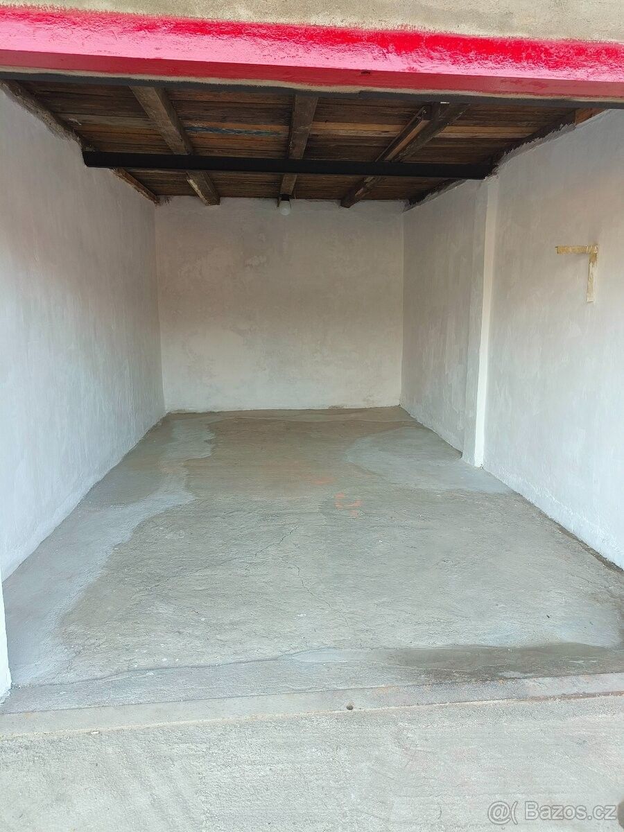 Garáže, Ostrava, 709 00