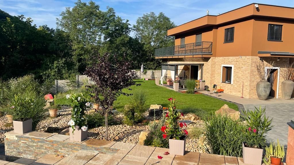 Prodej rodinný dům - Sebuzín, Ústí nad Labem, 370 m²