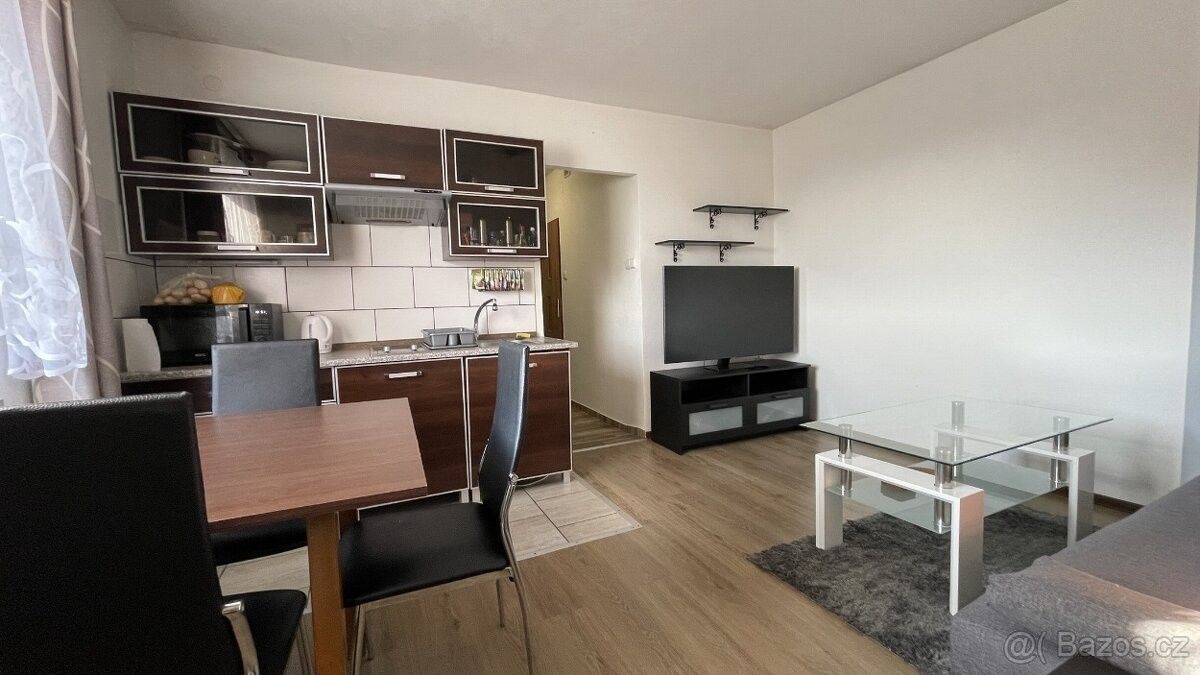 Byty, Mutěnice, 696 11 - 1