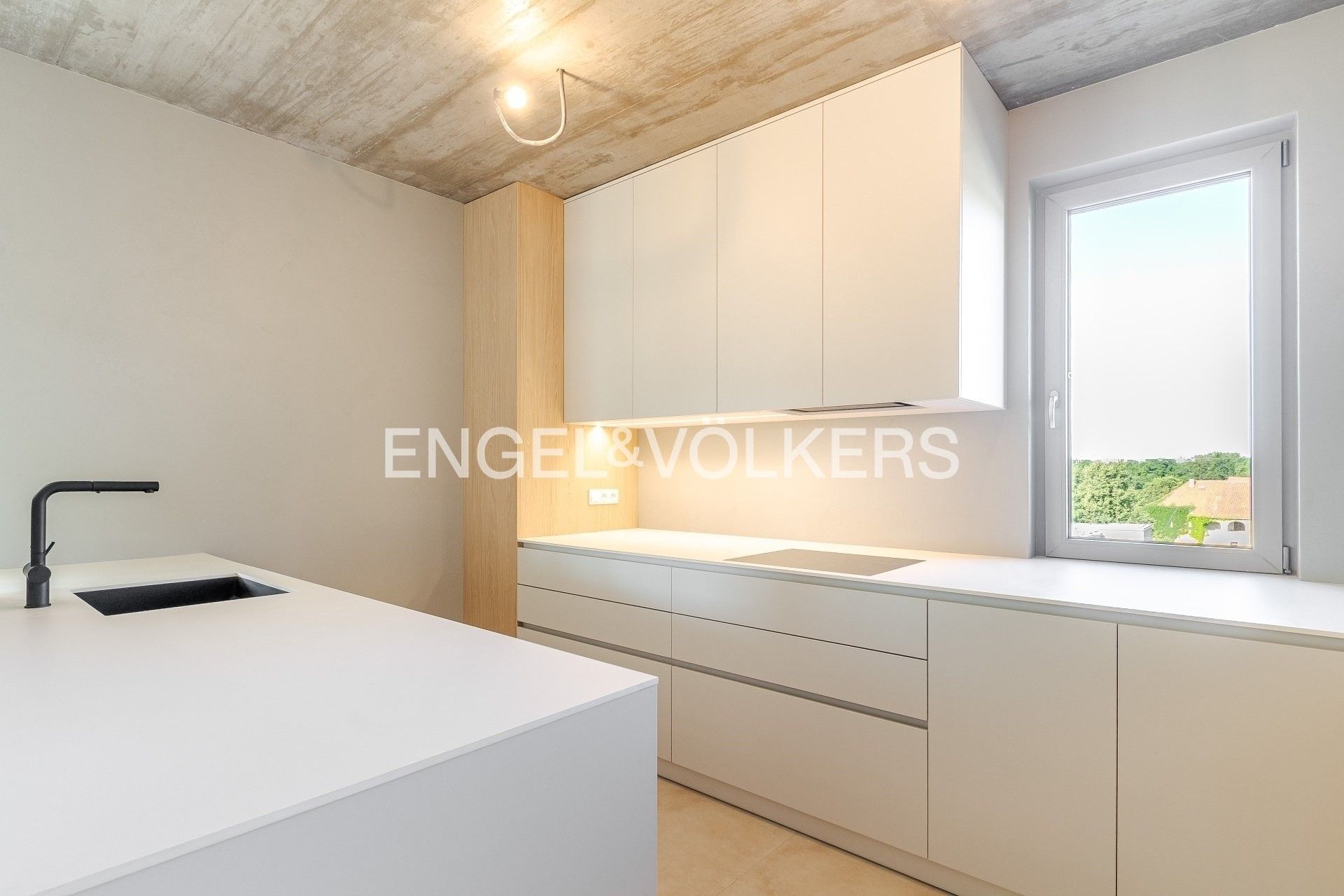 Pronájem byt 4+kk - Práčská 3351, Praha Záběhlice, 98 m² - 2