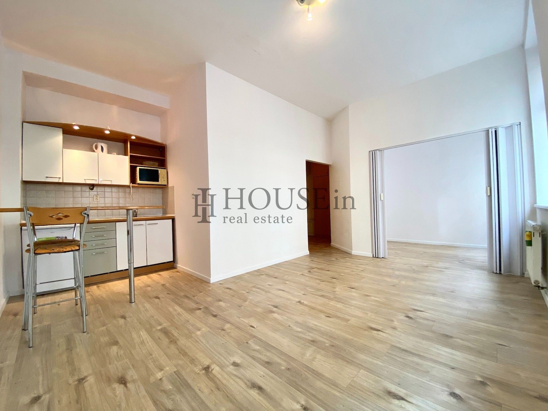 Pronájem byt 2+kk - Kozácká, Praha, 33 m²