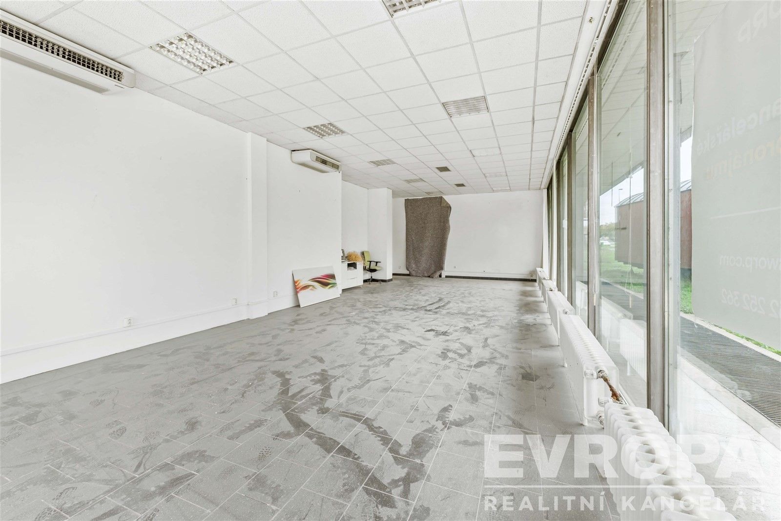 Obchodní prostory · 112 m² · V olšinách 2300, Praha Strašnice - 3