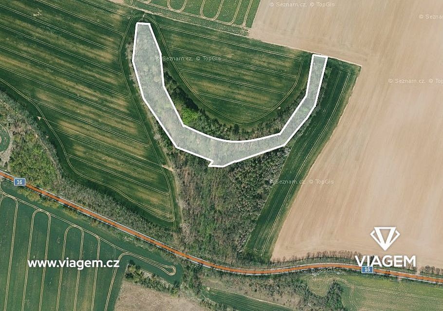 Les, 8 584 m²