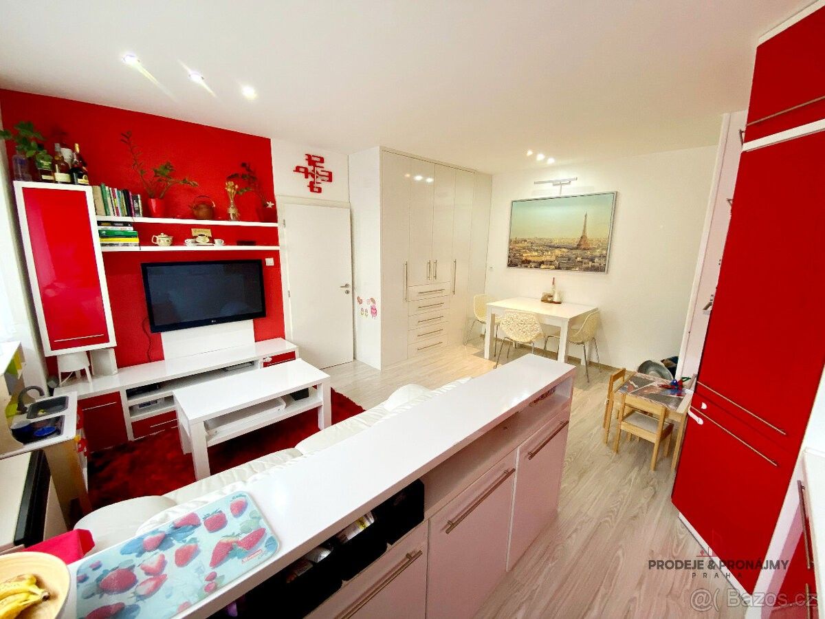 Pronájem byt - Praha, 140 00