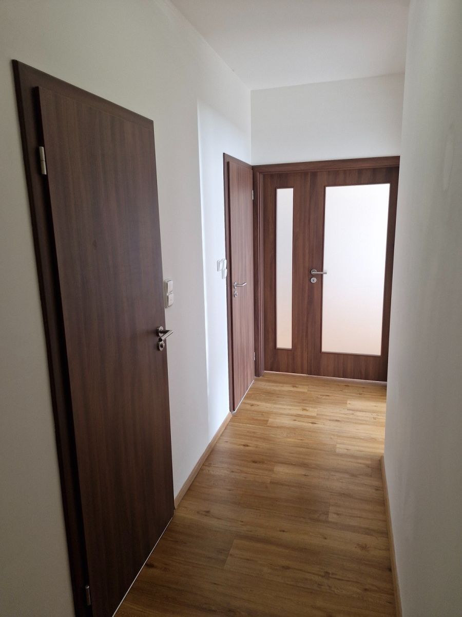 Pronájem byt 3+kk - Nad Přehradou, Praha - Horní Měcholupy, 76 m² - 5