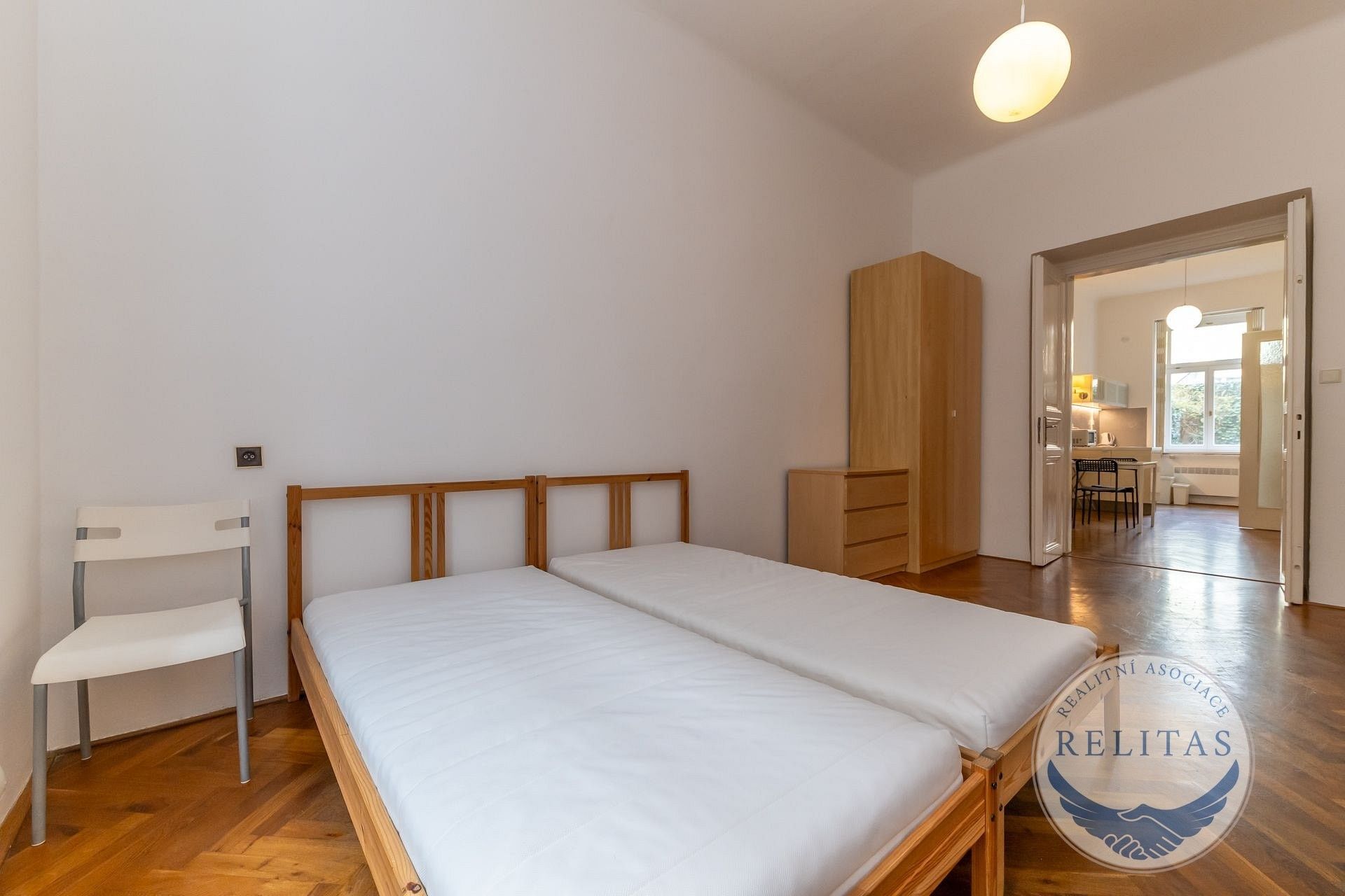 Pronájem byt 3+1 - Slezská, Praha, 68 m²