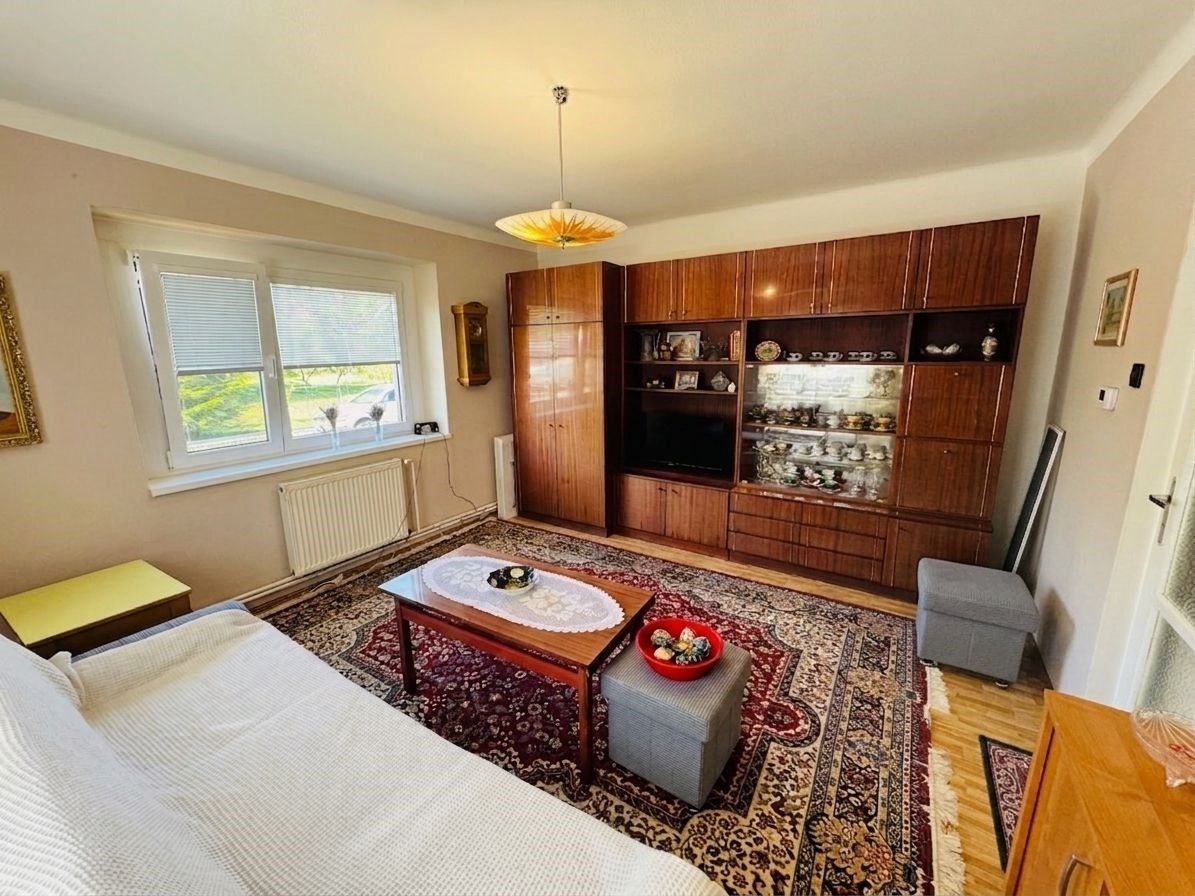 Prodej rodinný dům - Ostřešany, 240 m² - 5