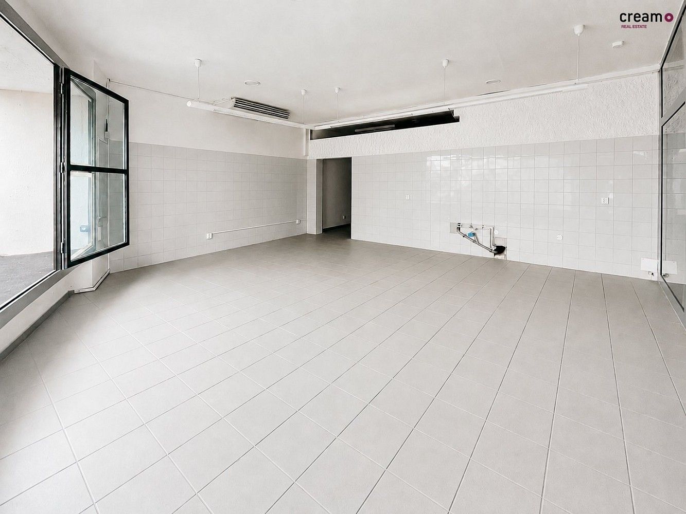 Pronájem obchodní prostory - Veselí nad Moravou, okres Hodonín, Jihomoravský kraj, 94 m² - 1