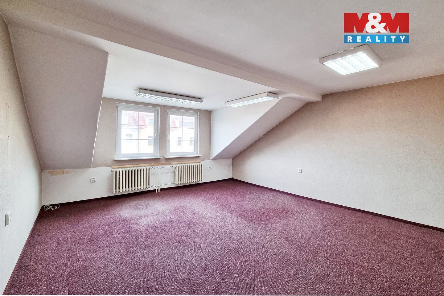 Pronájem kancelář - Sokolovská, Karlovy Vary, 22 m²