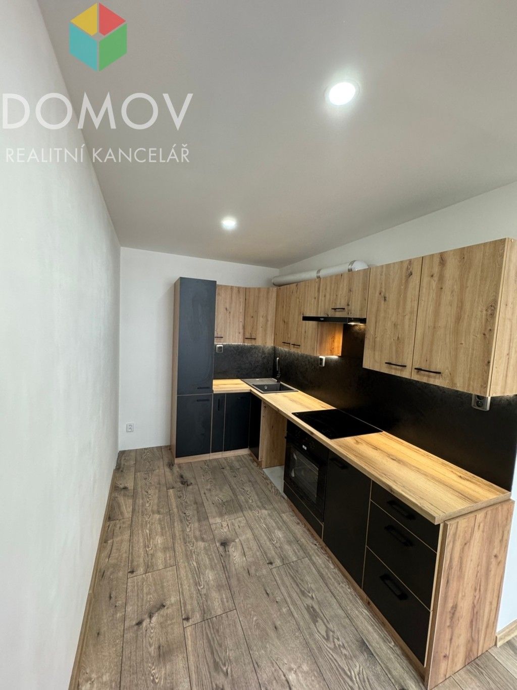 2+kk, Nad Stadionem, Králův Dvůr, 40 m²