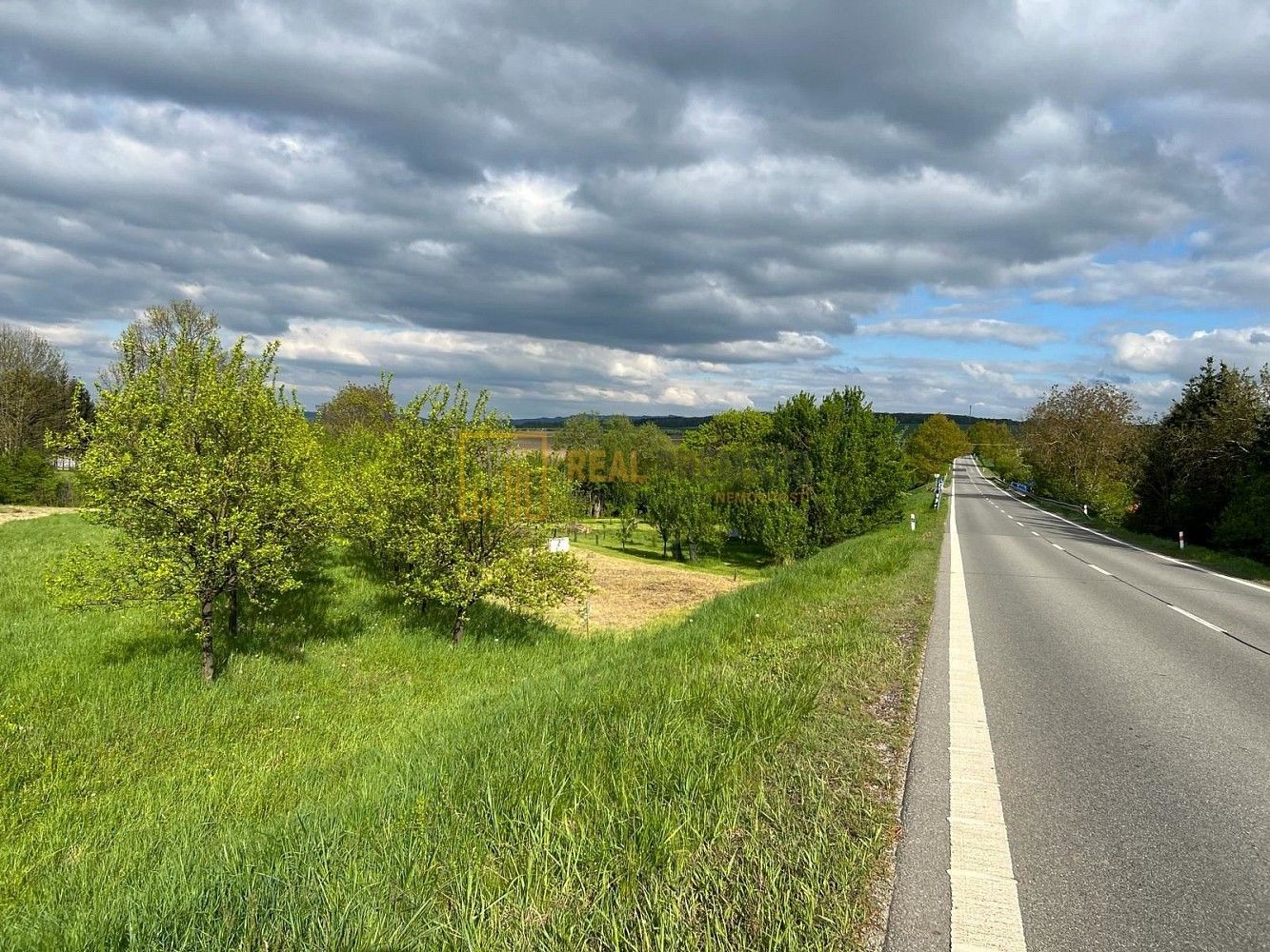 Prodej pozemek pro bydlení - Slavkov, okres Uherské Hradiště - 5