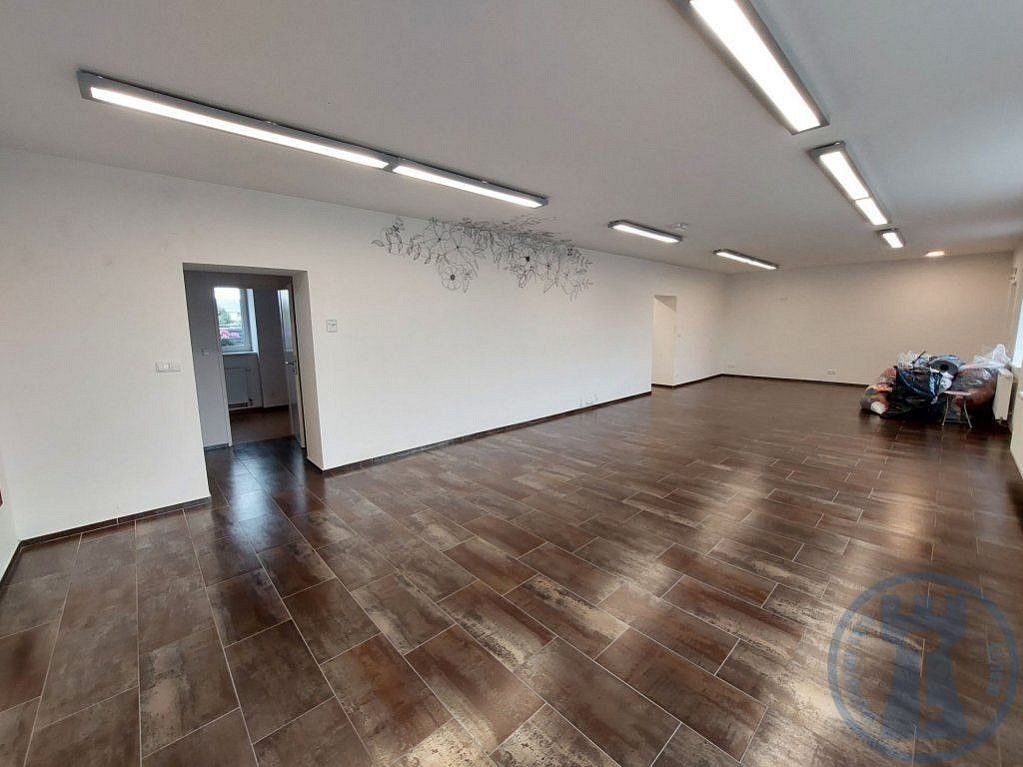 Obchodní prostory, 116 m²
