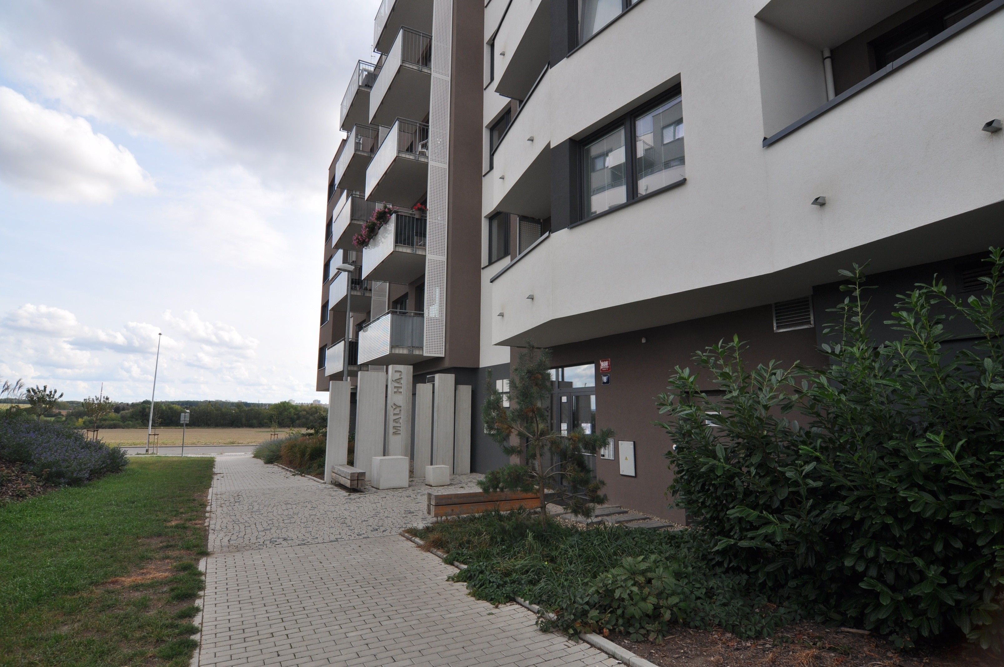 Pronájem byt 1+kk - Honzíkova 636/8, Praha, 38 m²