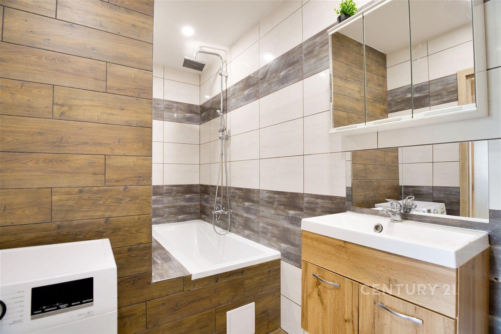 Prodej byt 3+1 - Kosmonautů 158, Děčín XXVII-Březiny, 79 m² - 5