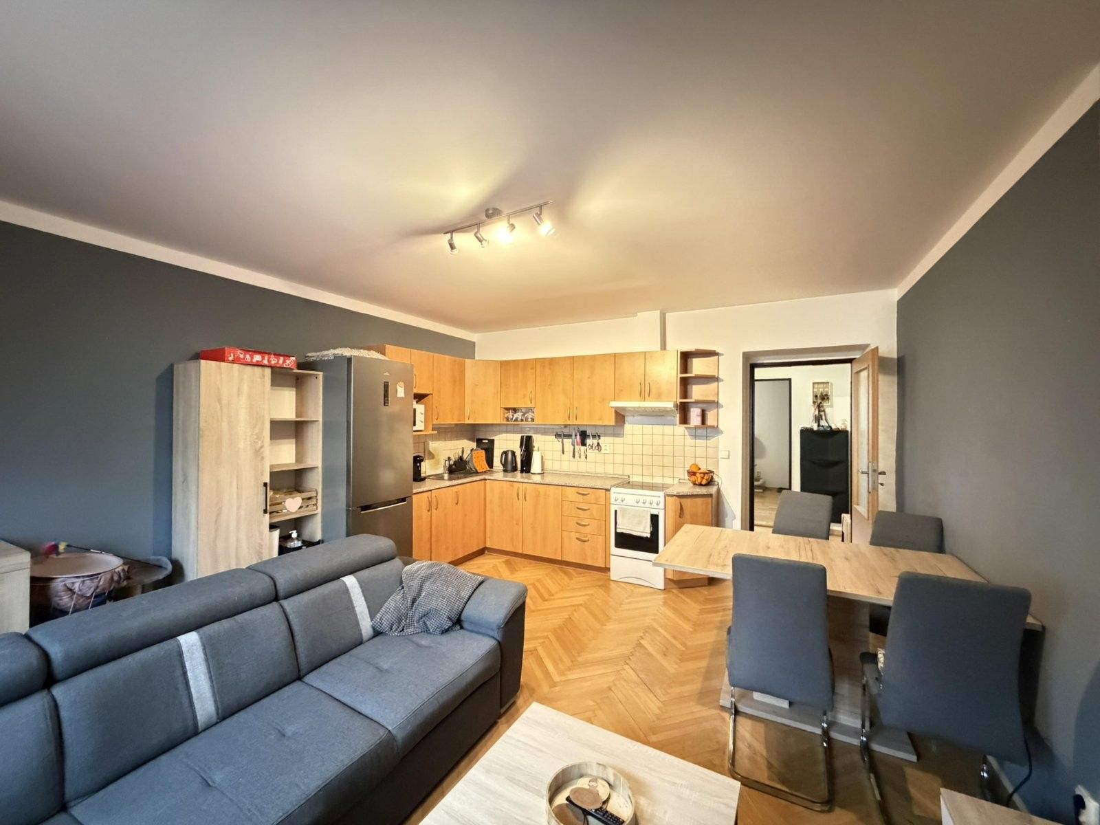 Pronájem byt 2+kk - Železničního pluku, Pardubice, 47 m²