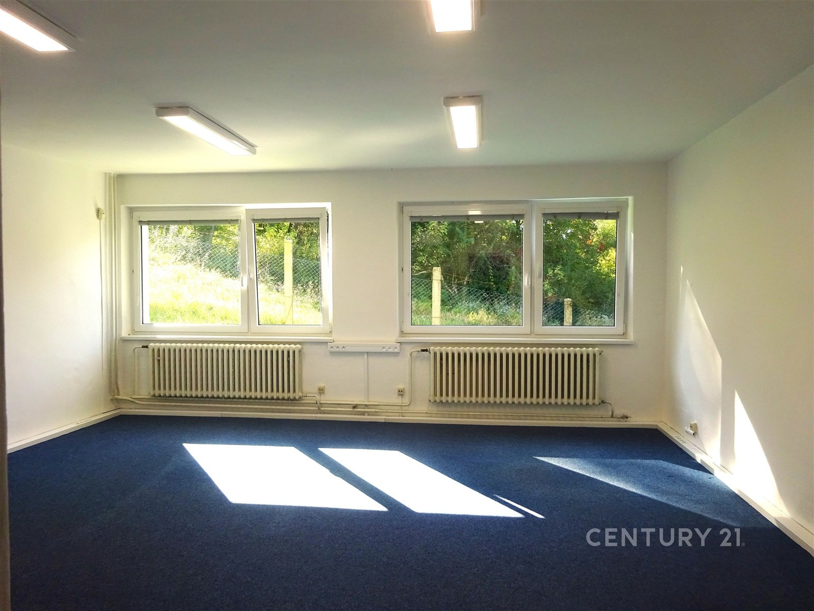 Kanceláře, Pod Šternberkem, Zlín Louky, 33 m² - 1