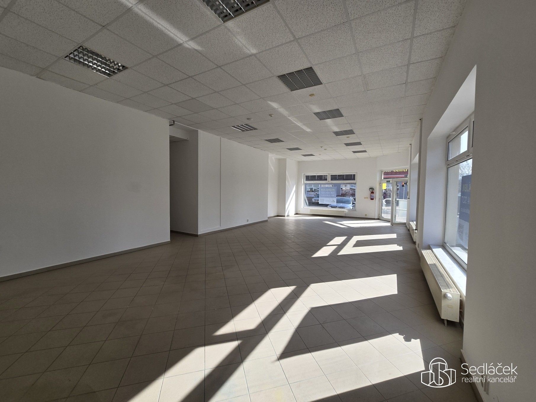 Pronájem obchodní prostory - Josefa Kajetána Tyla, Sokolov, 93 m²