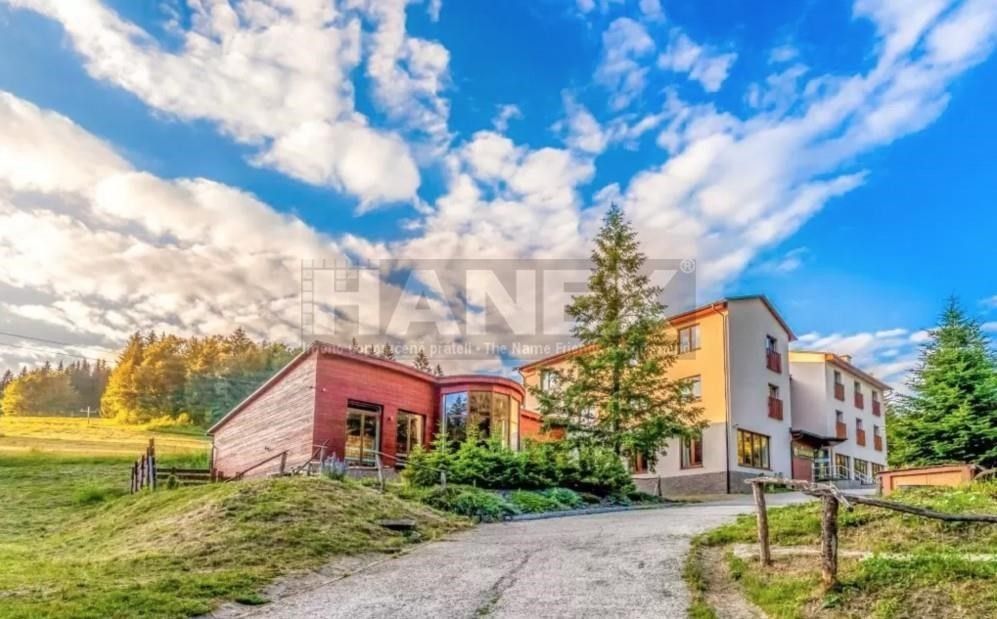 Prodej ubytovací zařízení - Nový Hrozenkov, 1 440 m²