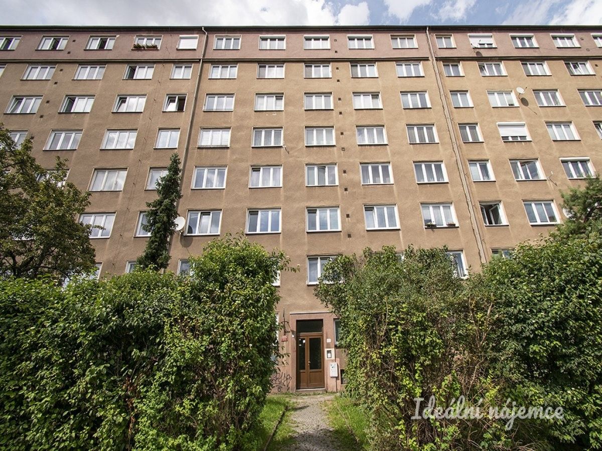 2+1, Černokostelecká, Praha, 52 m² - 1